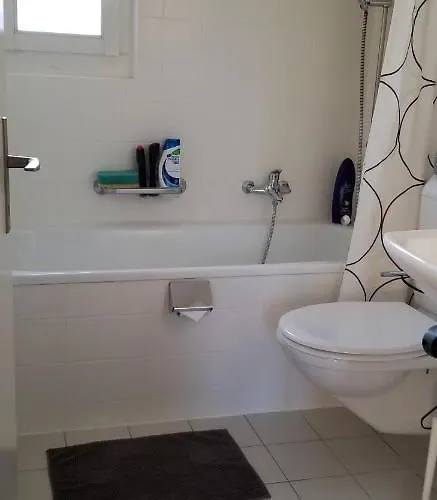 Hsh Weber - 2 Bedroom With Office, Salon And Kitchen In By Hsh Serviced * Bern